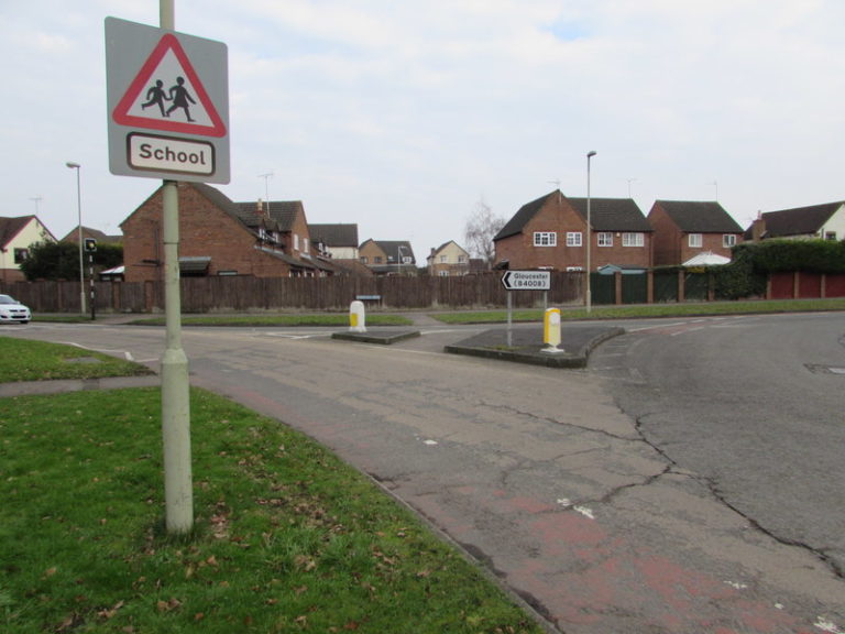 Different types of crossing Know your Pelican from your Puffin Go Girl