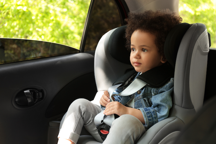 At what age can babies sit forward clearance facing